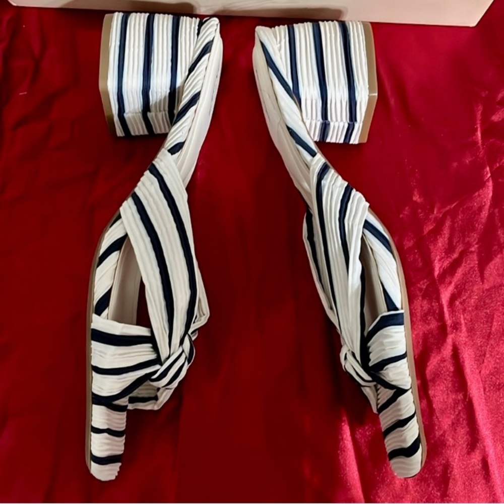 On 34th Striped Navy & White Bow Detailed Textured Fabric Heels- Size 10 - NWT - Picture 6 of 9